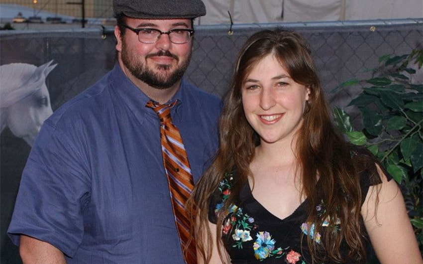 who is mayim bialiks husband